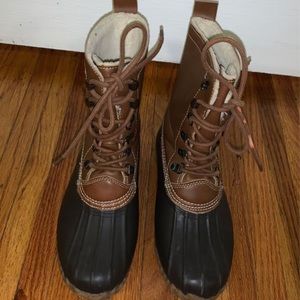 spirit duck boots